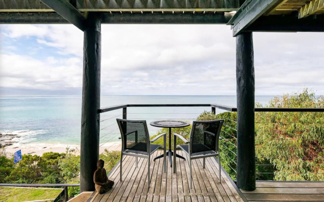 Y Vue - Beachside Apartment with Ocean Views