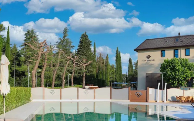 Ile Hotel