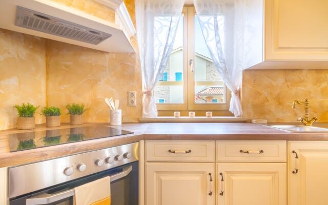 Luxury Villas Kras Ladies