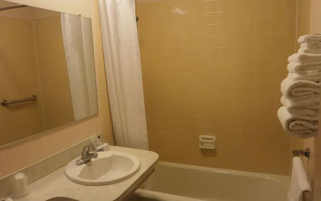 Richmond Inn & Suites