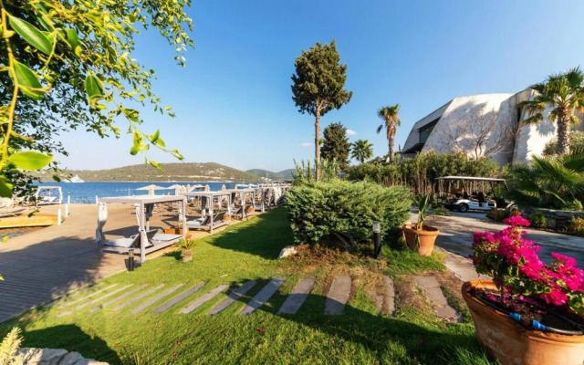 Regal Home With Shared Pool Near Beach in Bodrum