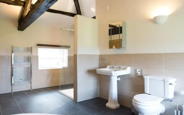 Characterful Couples Getaway in a Country Estate