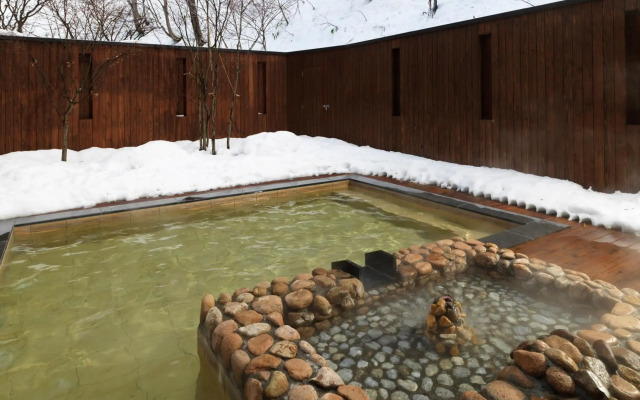 Niseko Konbu Onsen Tsuruga Besso Moku No Sho