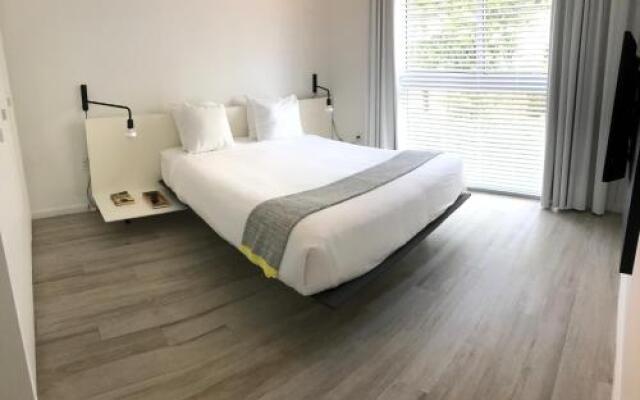 Beach Haus Key Biscayne Contemporary Apartments