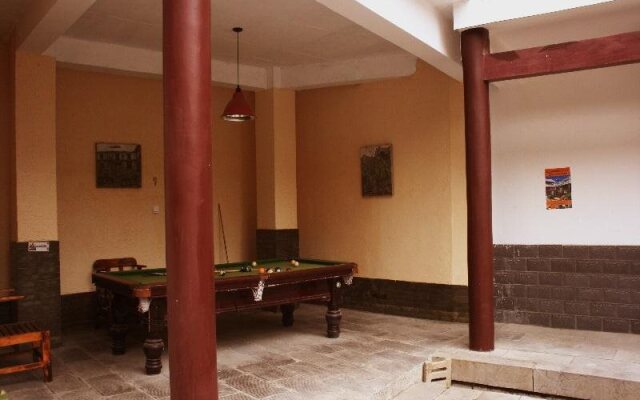 Zhangjiajie Base Youth Hostel