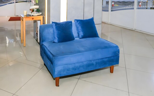 Collection O Fortune 88 Kamala Lagoon Reception at Indomaret and White Forest