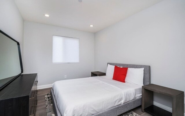 Brand NEW Luxury 3bdr Townhome In Silver Lake