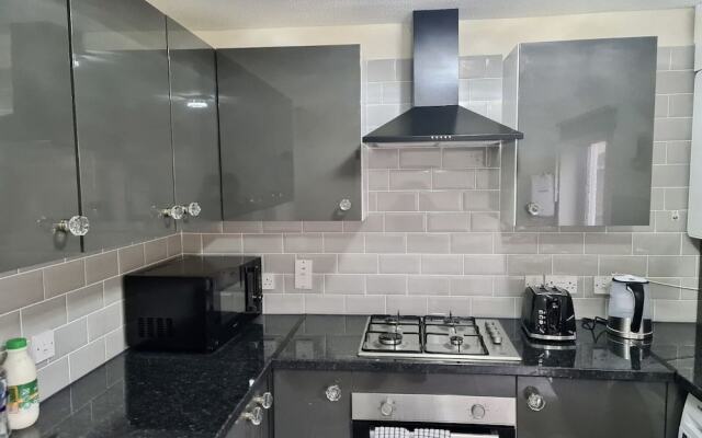London - Sleeps 4 - Parking - Garden - Petfriendly