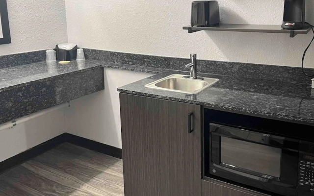 Studio 6 West Columbia, SC - Airport