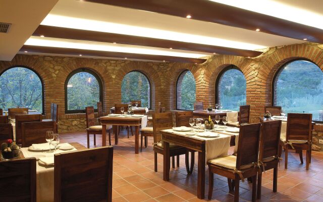 La Figuerola Hotel & Restaurant