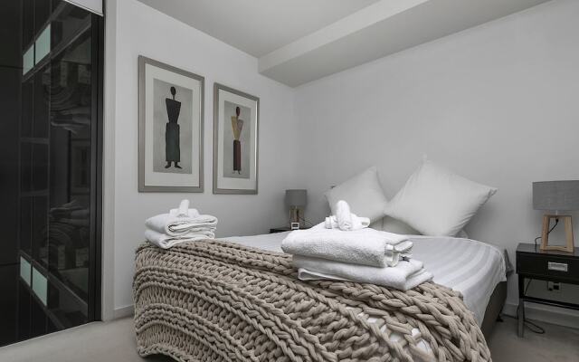 QV Ultra Modern Harbour Apartment - 856