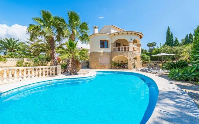 Villa Devis - Plusholidays