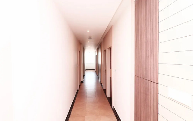 Hotel City Square by OYO Rooms