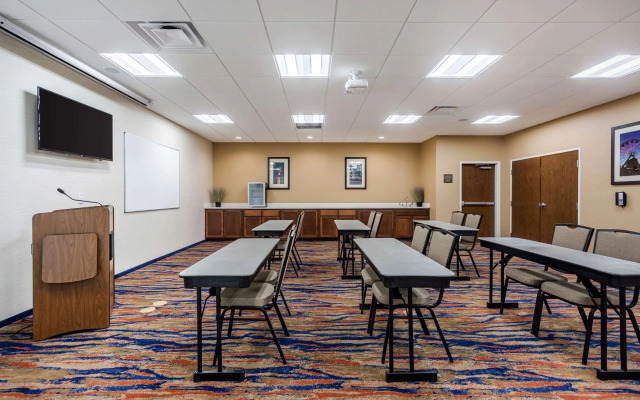 Comfort Suites Bowling Green Southeast