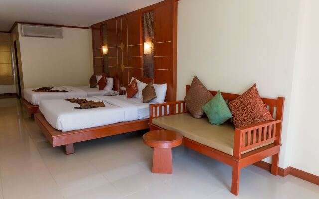 Lanta Casuarina Beach Resort