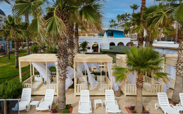 Holiday Garden Resort