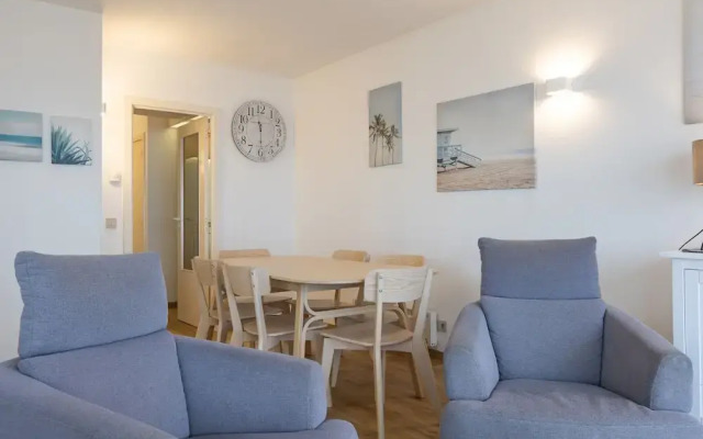 Corner Apartment on 5th Floor