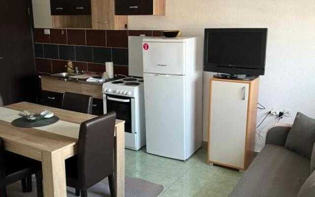 Apartments Vila Brzi & Beka