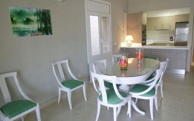4 Bedroom Villa With Pool In The Channel Of Empuriabrava