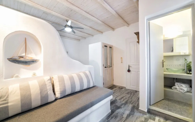Blue Waves Suites & Apartments