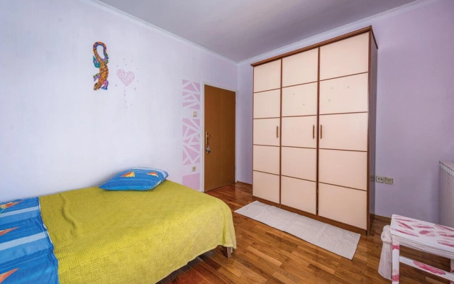 Nice Apartment in Rovinj With 3 Bedrooms and Internet