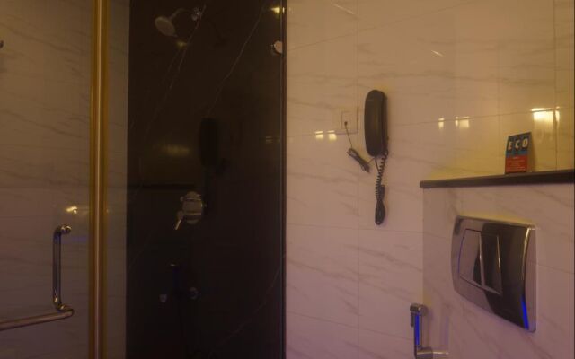 SFO Hotel and Suites