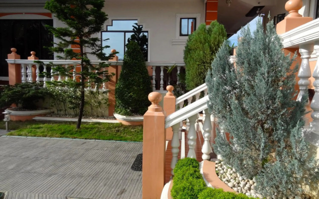 The Executive Villa Inn & Suites