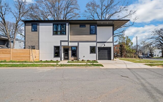 Modern! New! Built! Duplex! For Families! In Clt! 3 Bedroom Duplex by Redawning