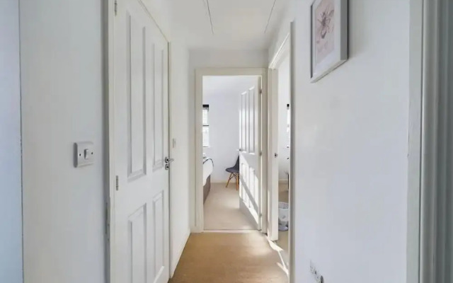 Riverfront Staffordshire Retreat