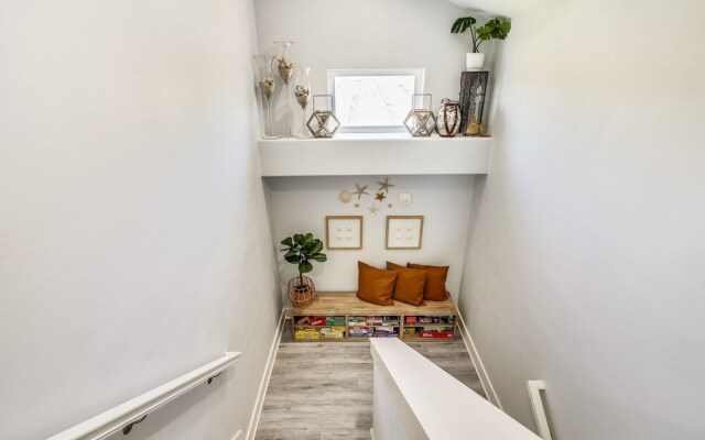 Blue Dolphin 4 Bedroom Home