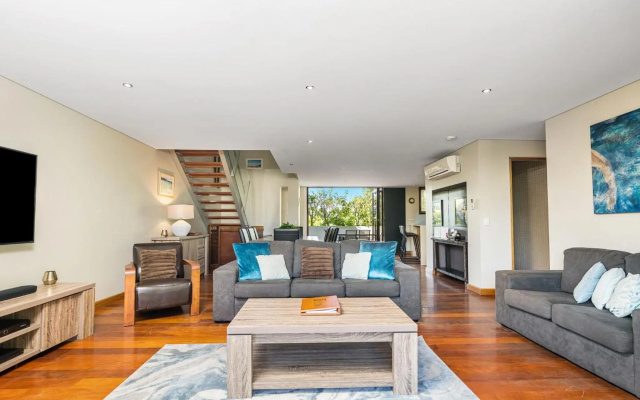 Byron Bay Accom Unit 6 21-25 Fletcher Street - A Seventh Heaven – Guest Rooms – Byron Bay
