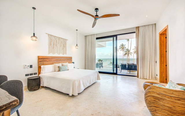 Luxury 10br Beachfront Stunner With Private Pool