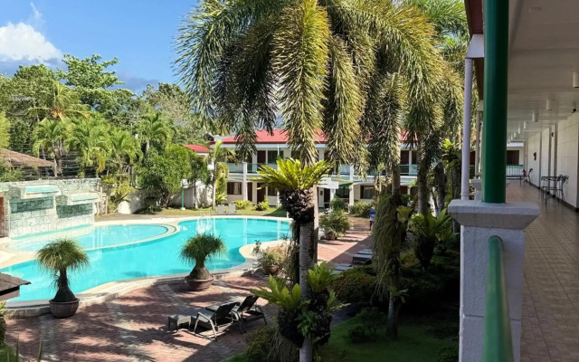 Dotties Place Hotel and Restaurant