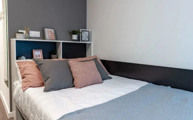 Student Only at Pavilion Court in Wembley