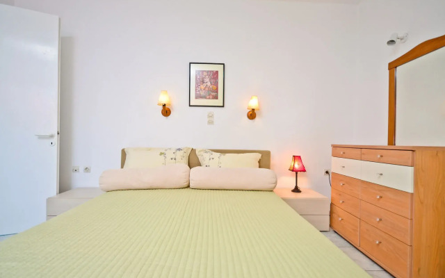 Ydreos Studios & Apartments
