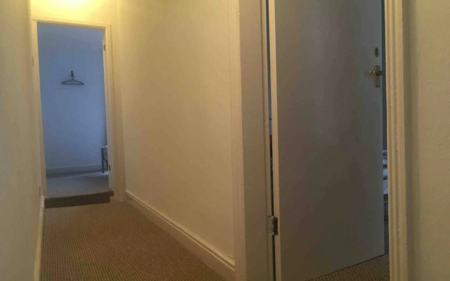 Cv21 3SG Whole 2-bed House in Rugby