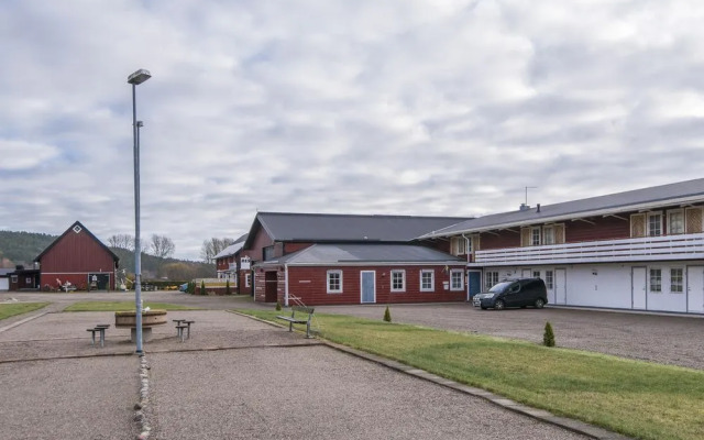 Tallbackens Gård & Vandrarhem - Hostel