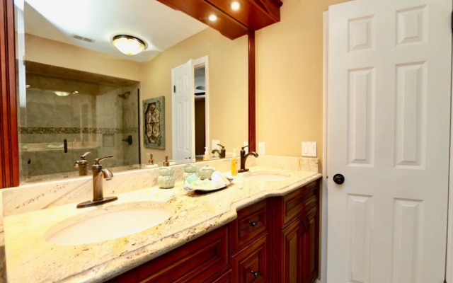 Villa at Pleasant Lake