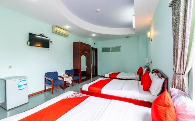 Super Oyo 266 Golden Gate