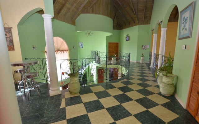 Dream Castle Villa, Montego Bay 8BR