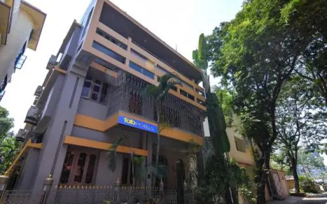 OYO 65902 Vicky Guest House