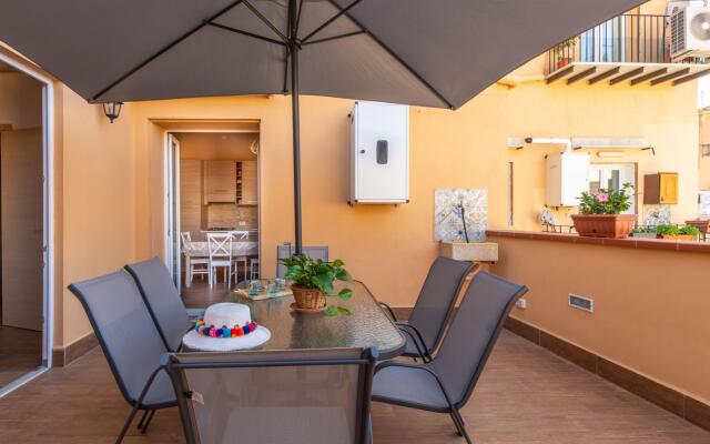 Kalsa Apartment With Terrace by Wonderful Italy