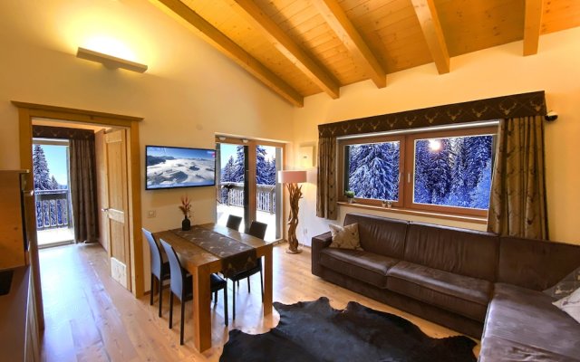 Apartment on the ski Slopes at Plan de Corones