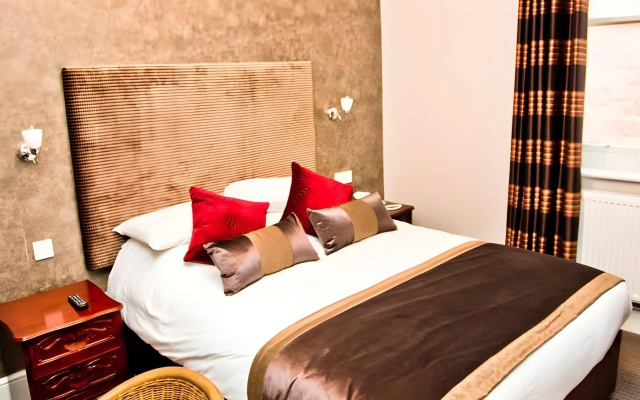 Wards Hotel