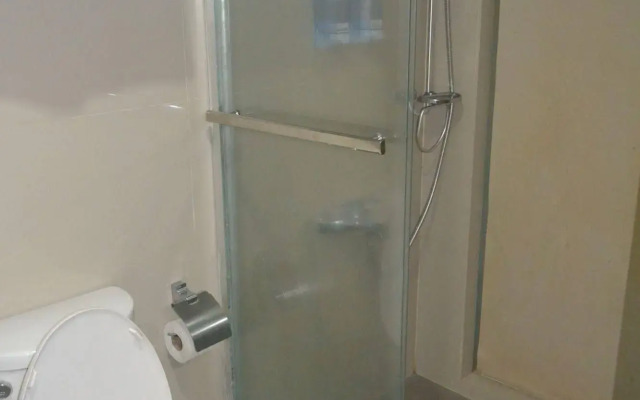 Grace Crown Hotel
