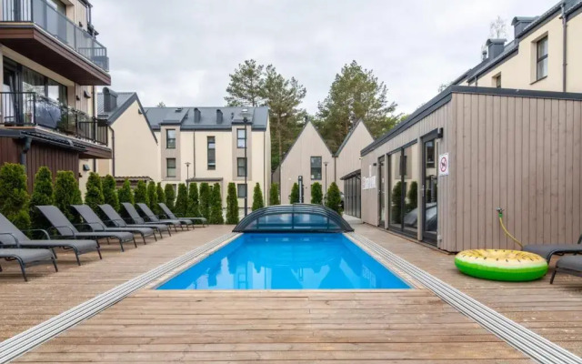 VineWood Apartment, By Cohost