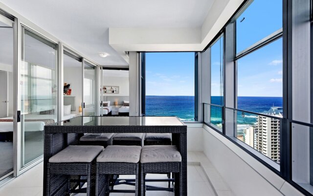 Private 3 Bed Ocean View Q Surfers Paradise