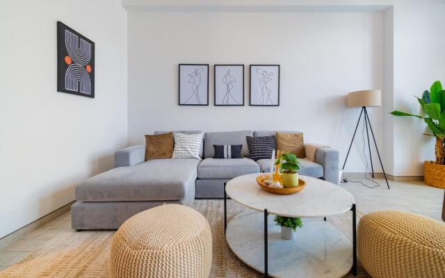 DXB - The Atria Residences - 2007 - DT