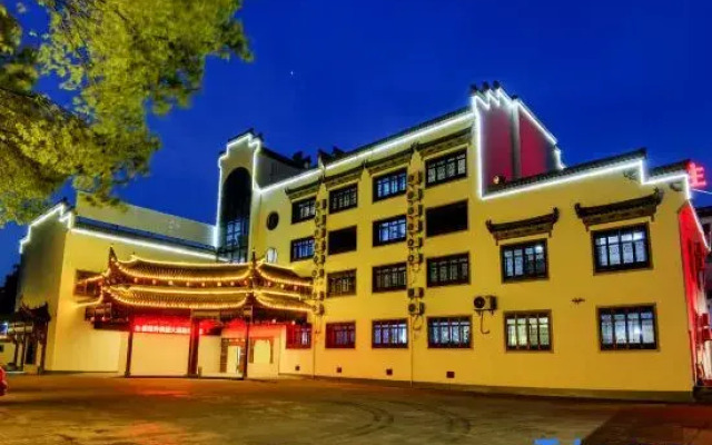 Xanadu Hotel In Yi County