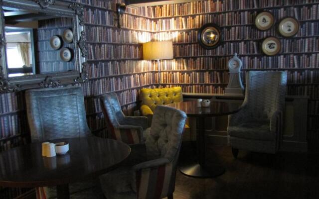 Anner Hotel